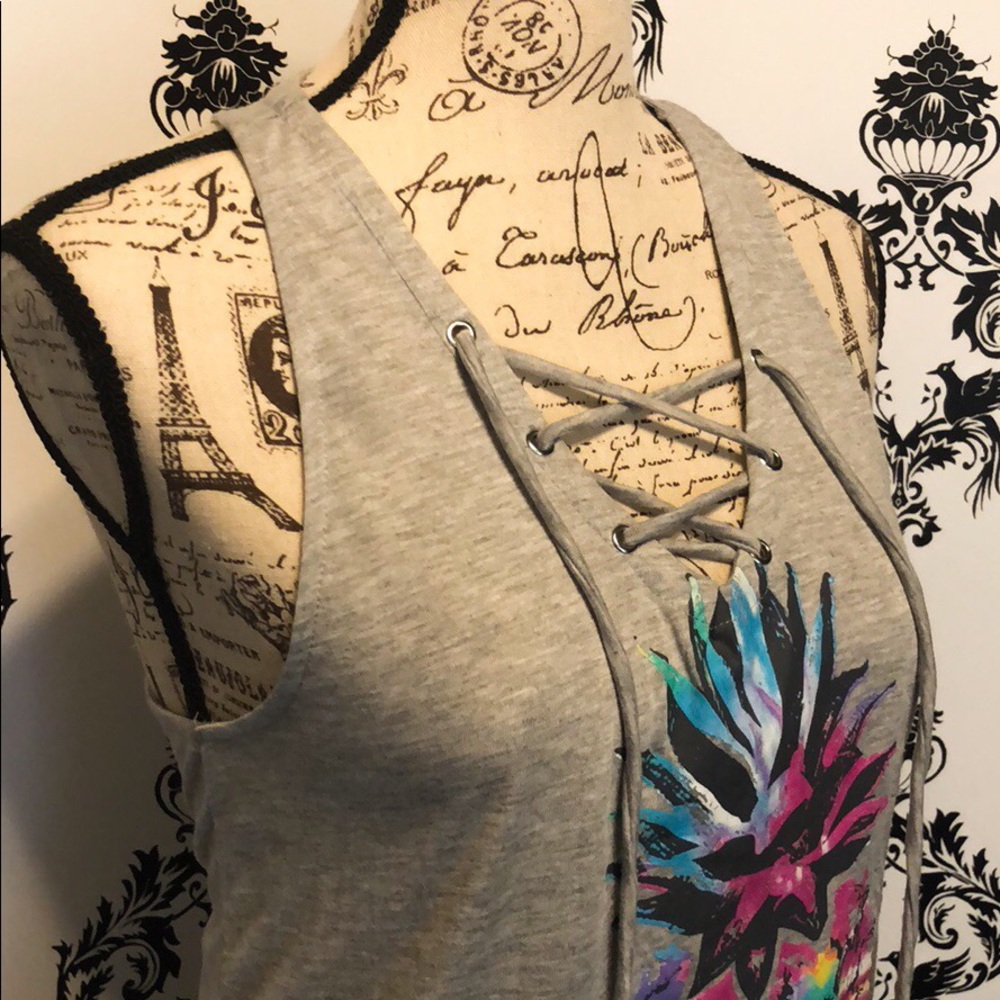 🍀 NWT! Rainbow Pineapple Tank! - Picture 2 of 9